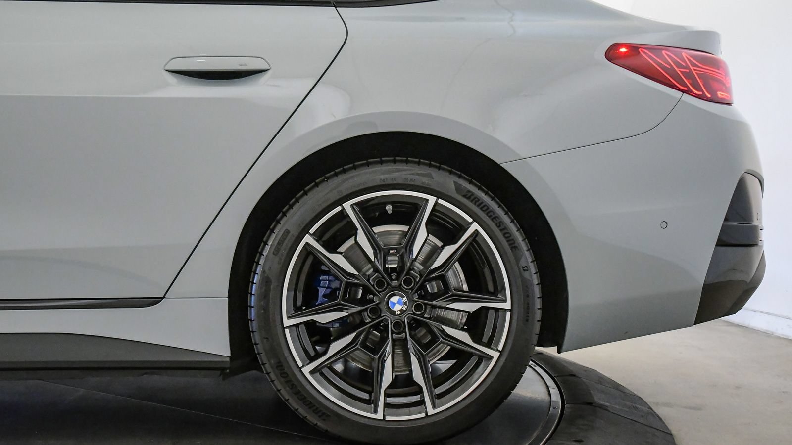 Used 2025 BMW i4 M50 AWD/4WD image 13