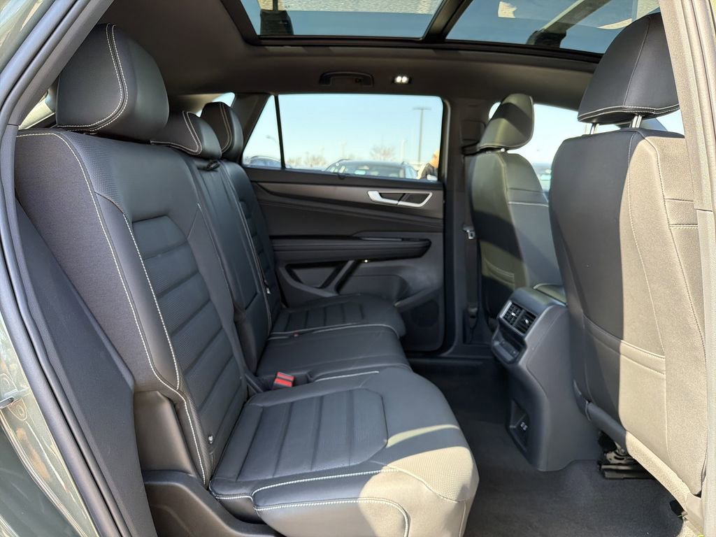 New 2026 Volkswagen Atlas Cross Sport SEL R-Line image 17