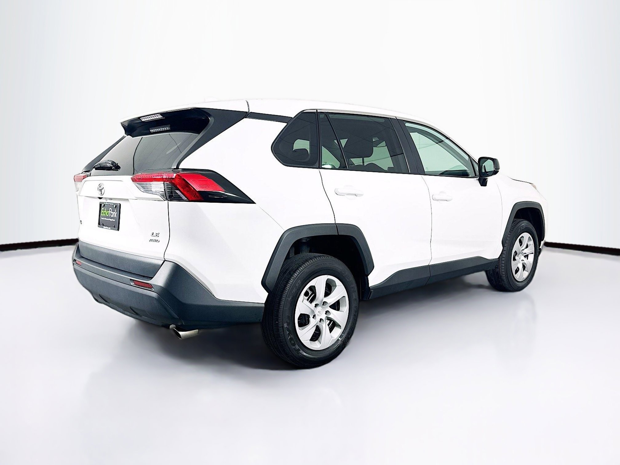 Used 2024 Toyota RAV4 LE image 9