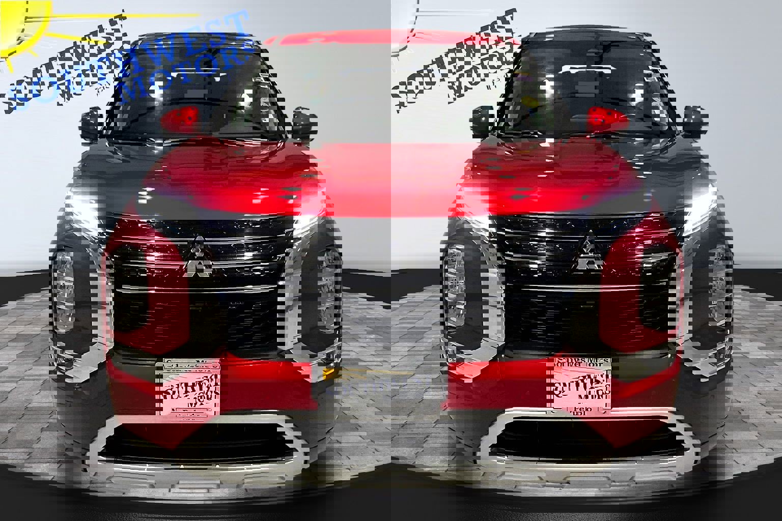 Used 2024 Mitsubishi Outlander SE image 2