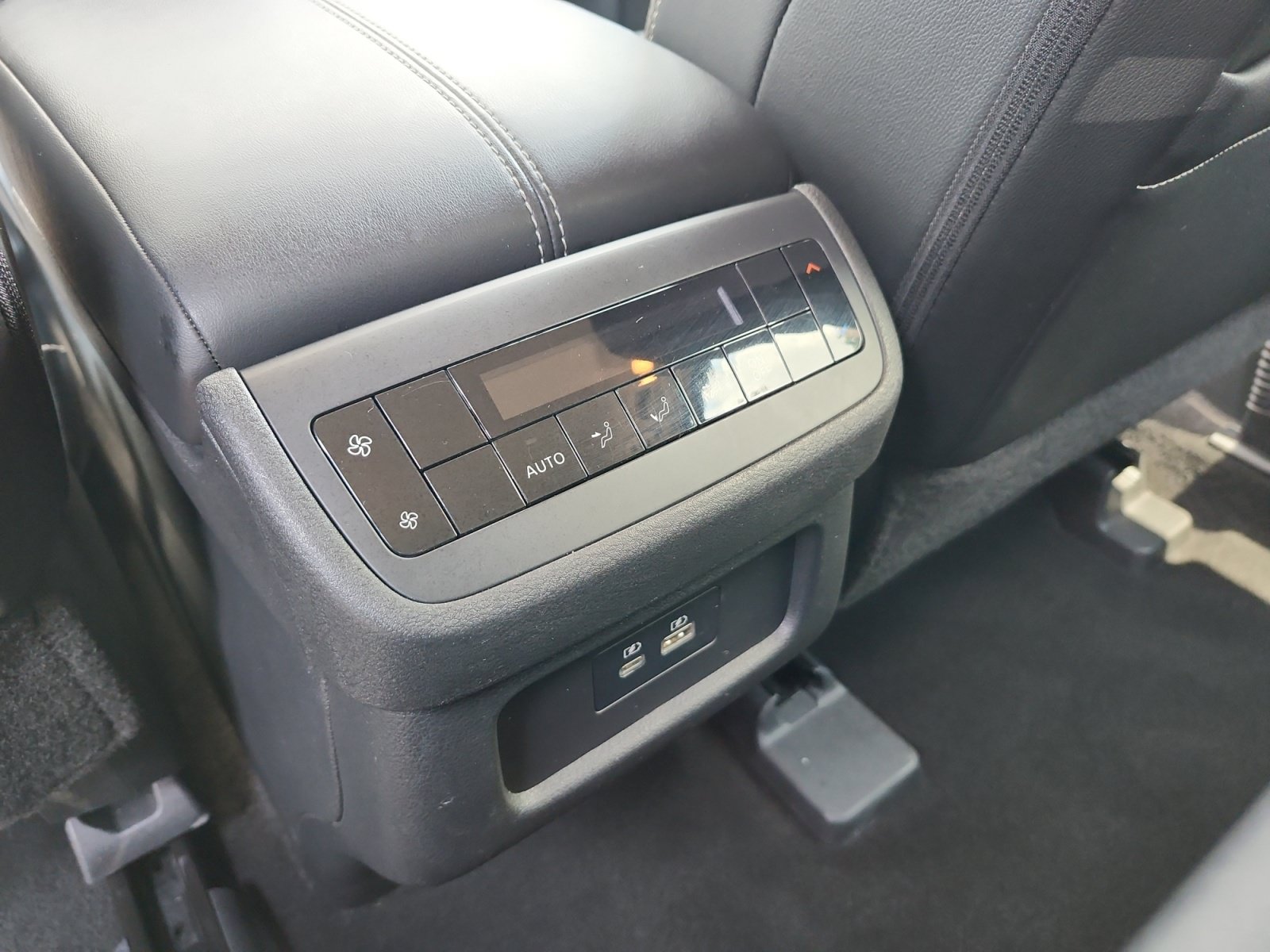 Used 2023 Nissan Pathfinder SL AWD/4WD image 15