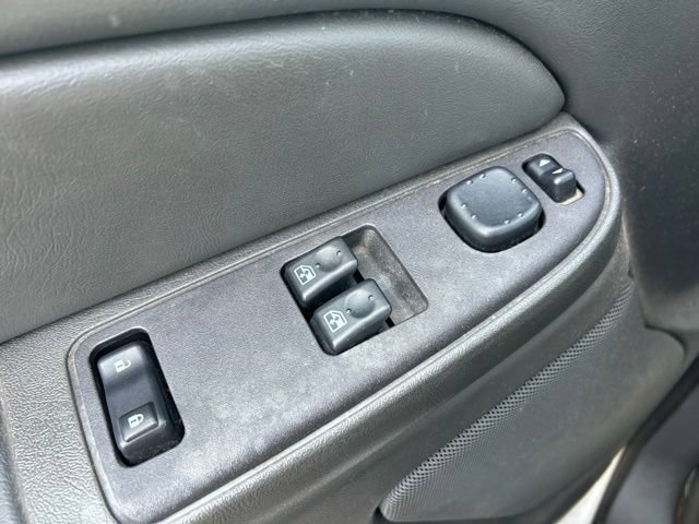 Used 2004 Chevrolet Silverado 1500 LS RWD image 12