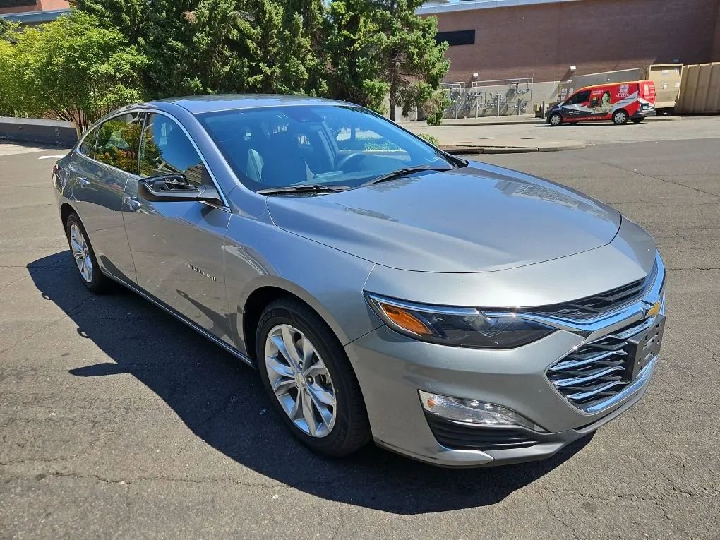 Used 2023 Chevrolet Malibu LT image 3