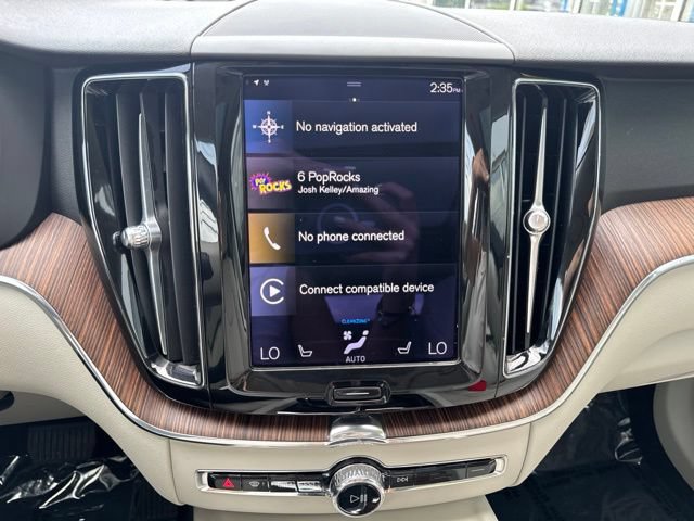 Used 2021 Volvo XC60 T5 Momentum w/ Climate Package AWD/4WD image 25