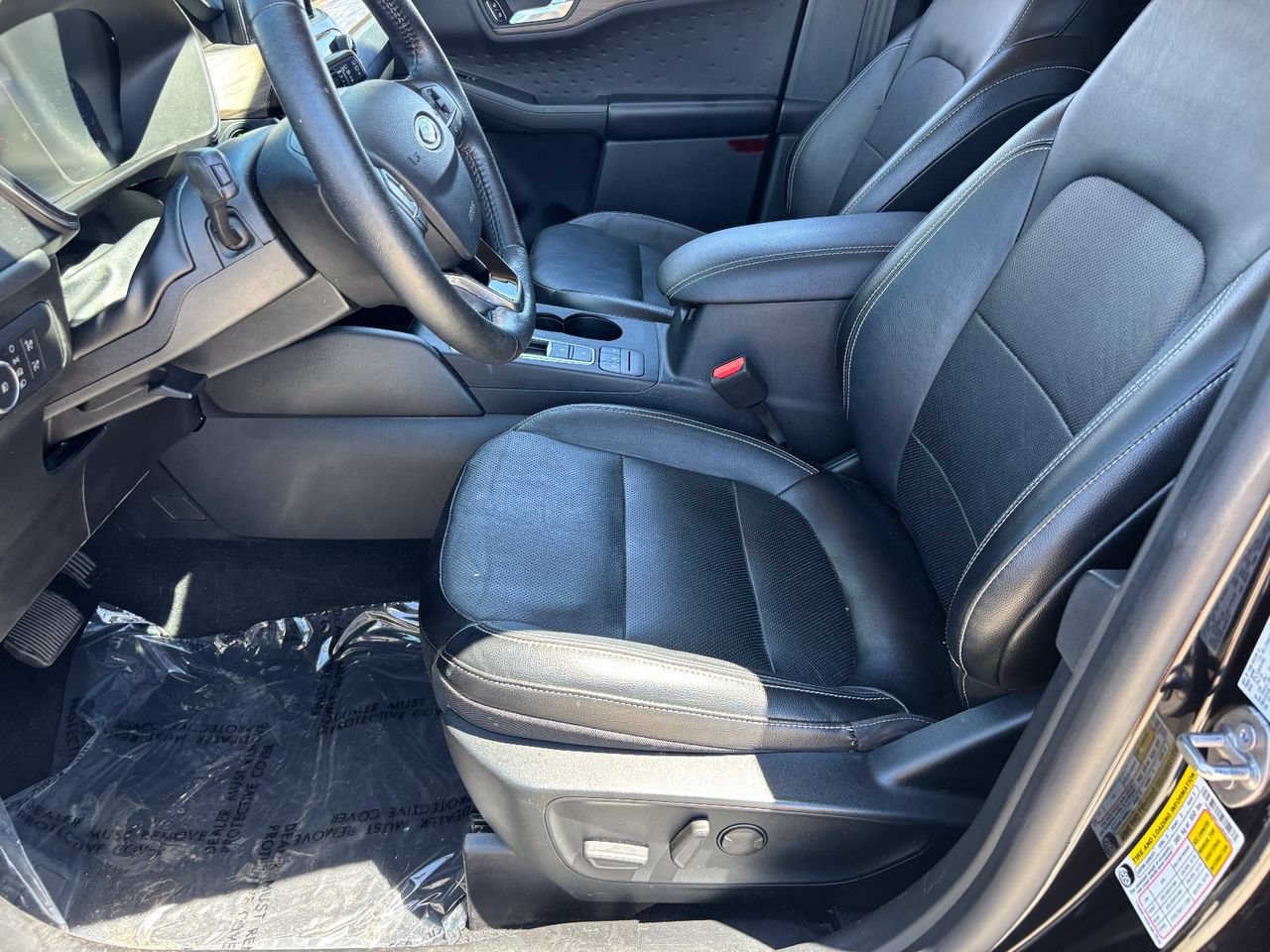 Used 2020 Ford Escape Titanium w/ Titanium Premium Package 2.0 AWD/4WD image 17
