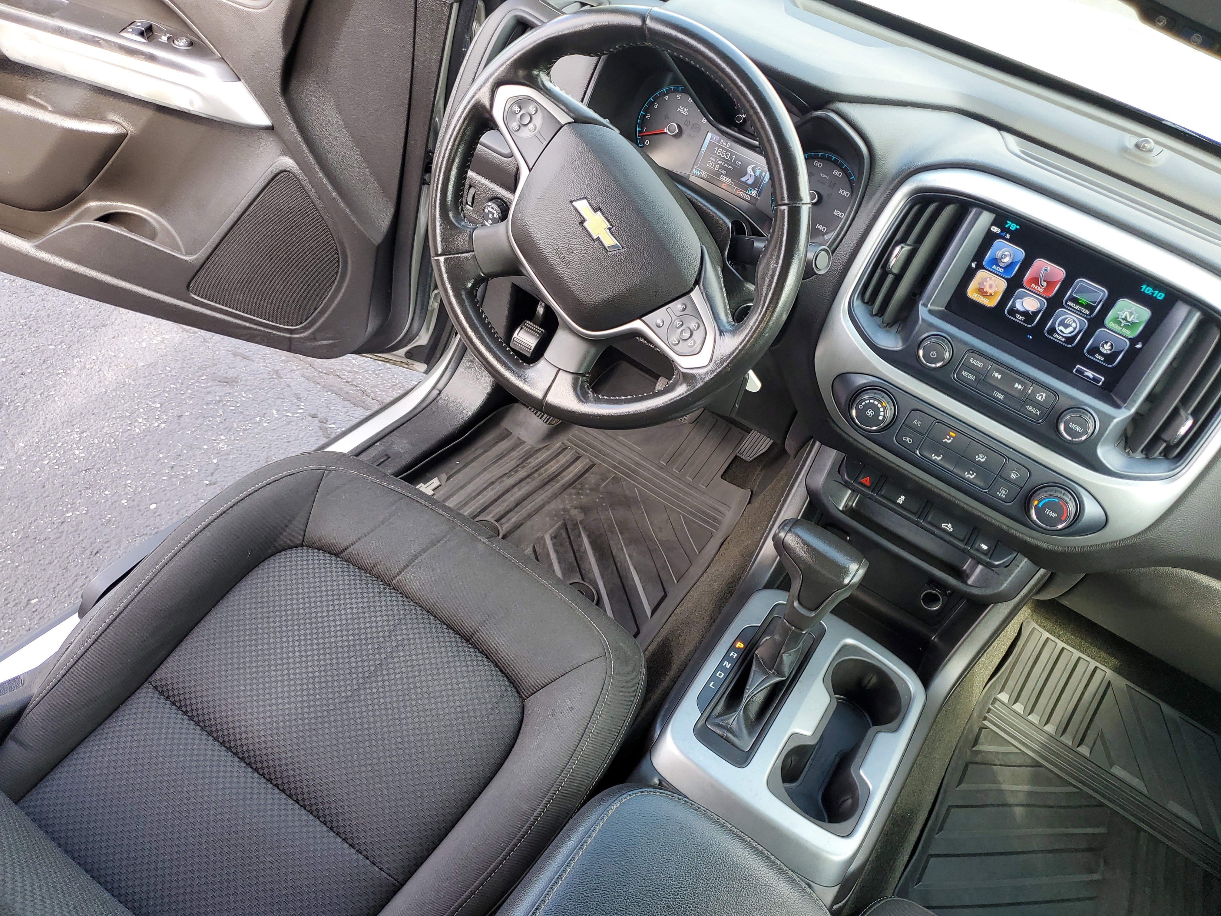 Used 2017 Chevrolet Colorado LT w/ LT Convenience Package RWD image 15