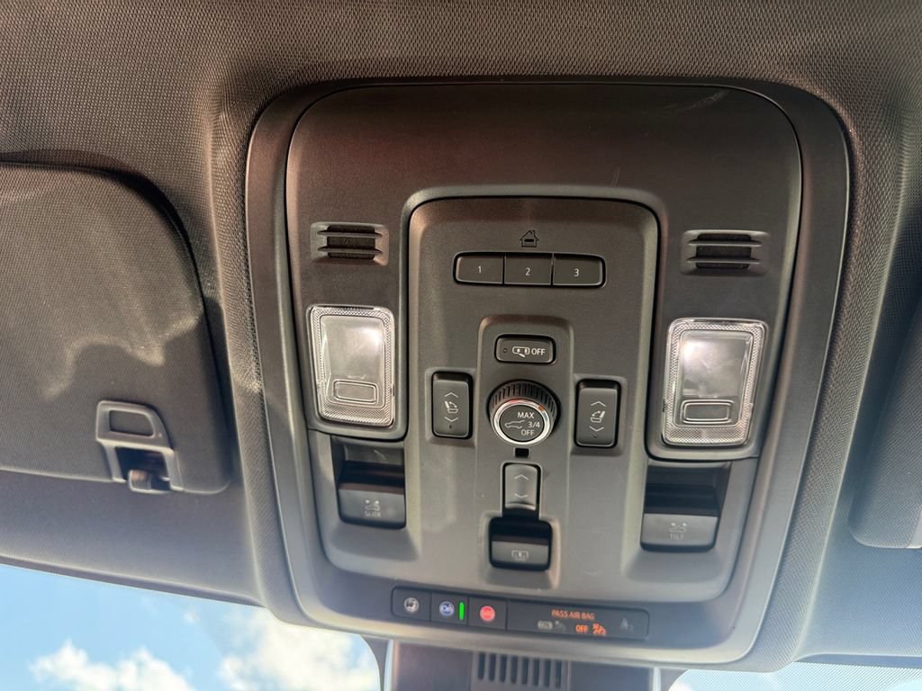 Used 2023 GMC Yukon SLT w/ SLT Premium Package RWD image 22