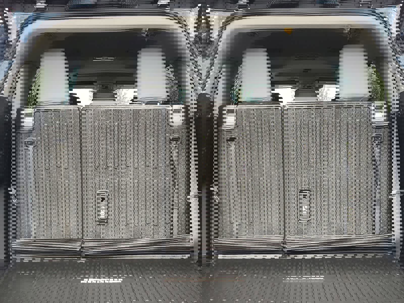 Used 2022 Toyota Highlander XLE image 27