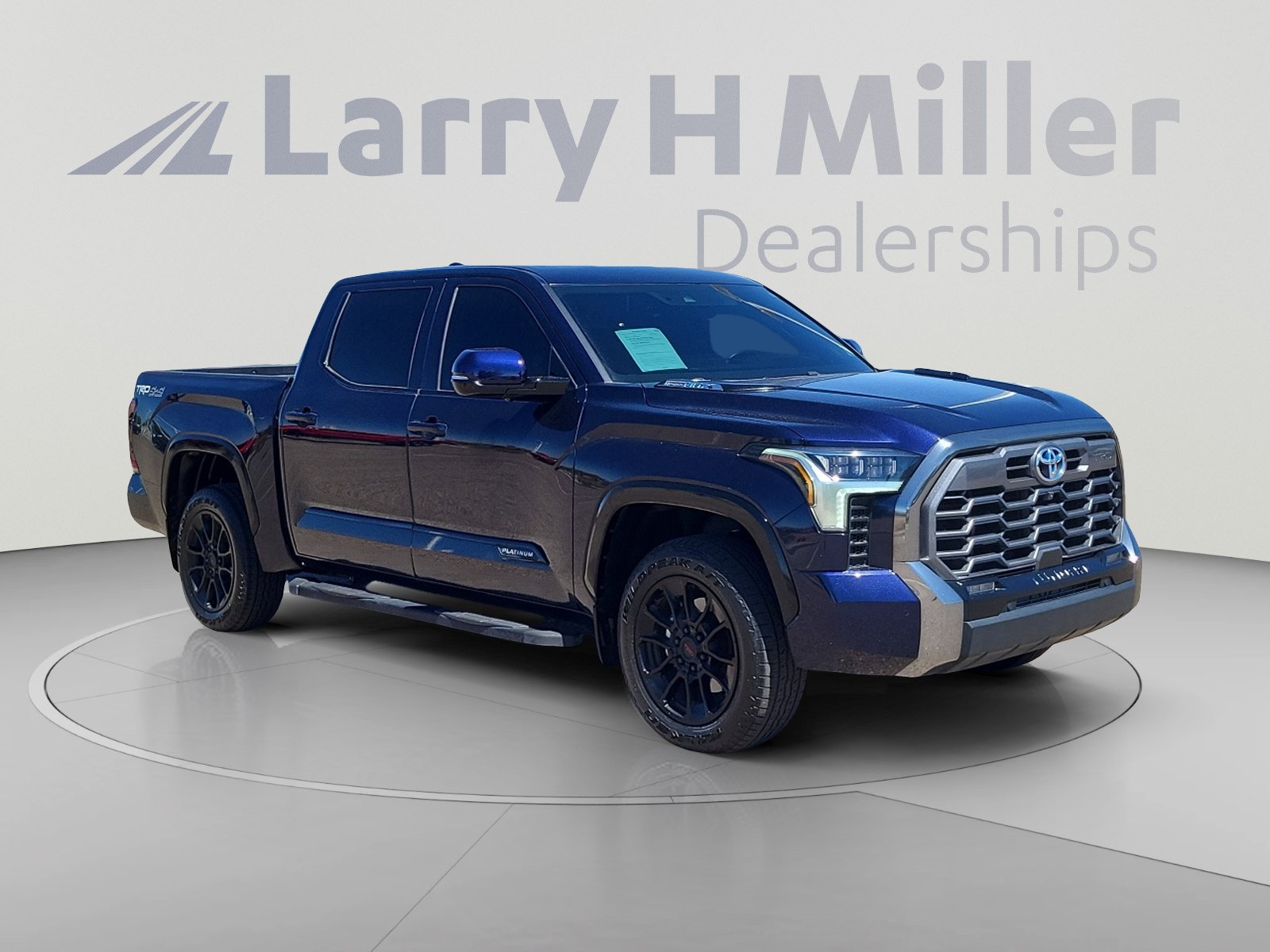 Used 2024 Toyota Tundra Platinum w/ TRD Off-Road Package AWD/4WD image 7
