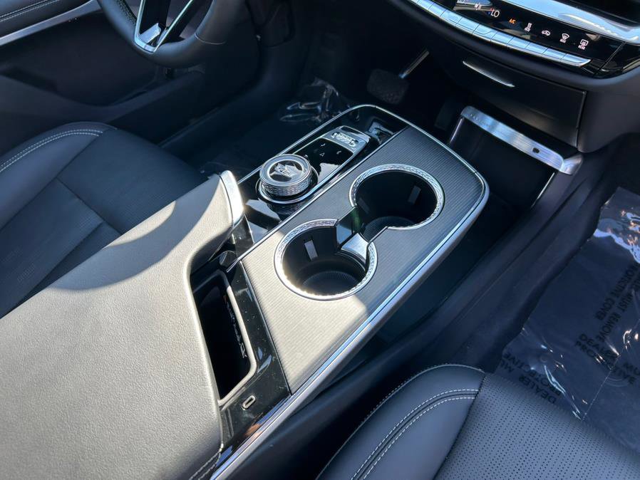 Used 2024 Cadillac Lyriq Luxury w/ LPO, Floor Liner Package image 42