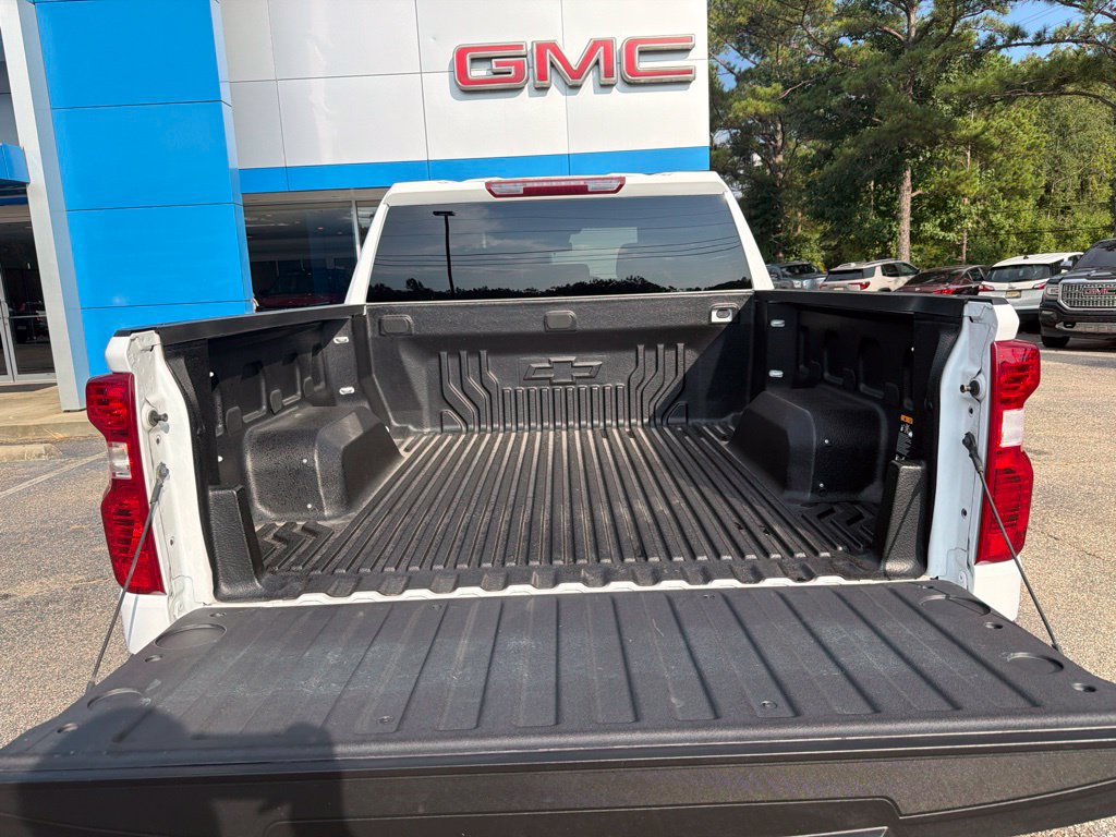 Used 2024 Chevrolet Silverado 1500 LT AWD/4WD image 9