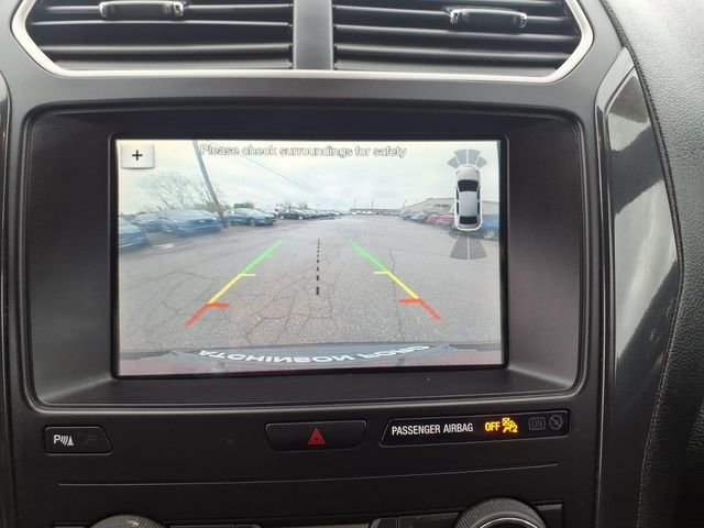 Used 2019 Ford Explorer XLT w/ Equipment Group 202A AWD/4WD image 23