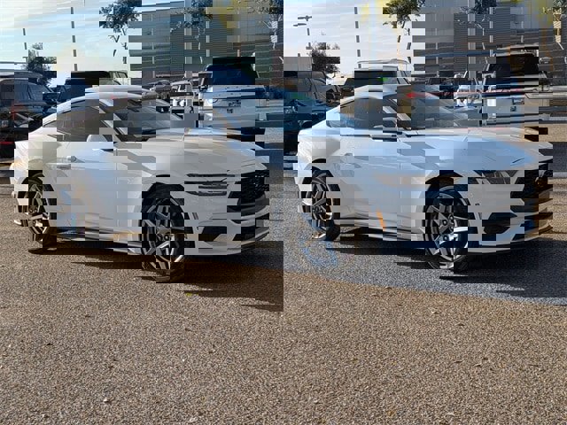 Used 2024 Ford Mustang Coupe image 8