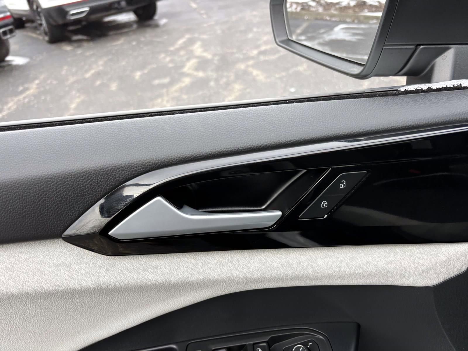 Used 2025 Volkswagen Taos S image 12