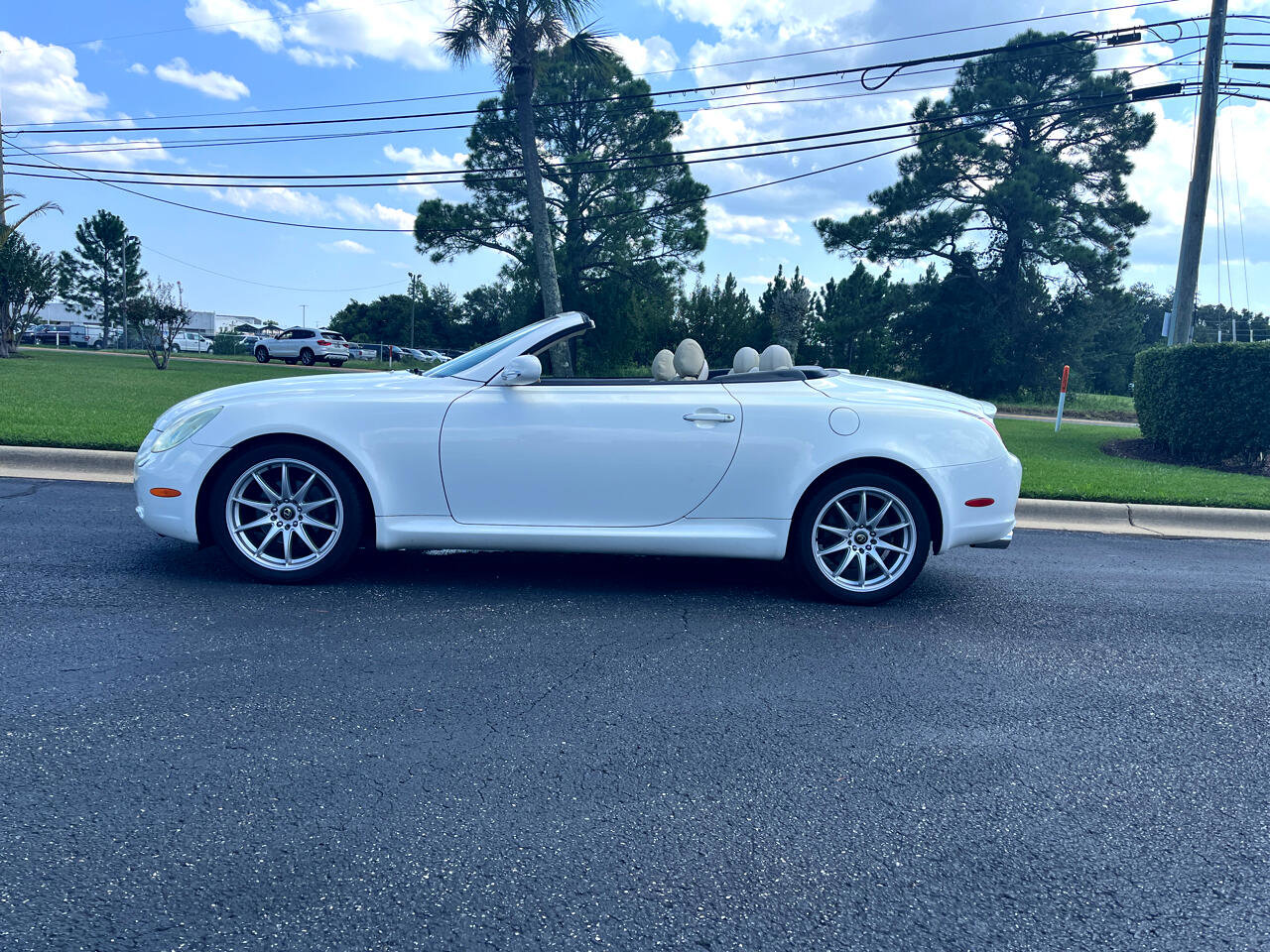 Used 2005 Lexus SC 430 Convertible image 2
