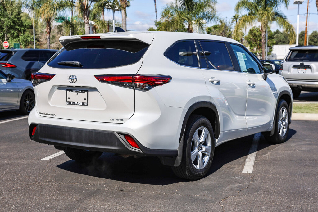 Used 2023 Toyota Highlander LE AWD/4WD image 23