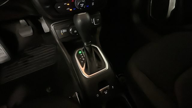Used 2023 Jeep Renegade Latitude AWD/4WD image 21