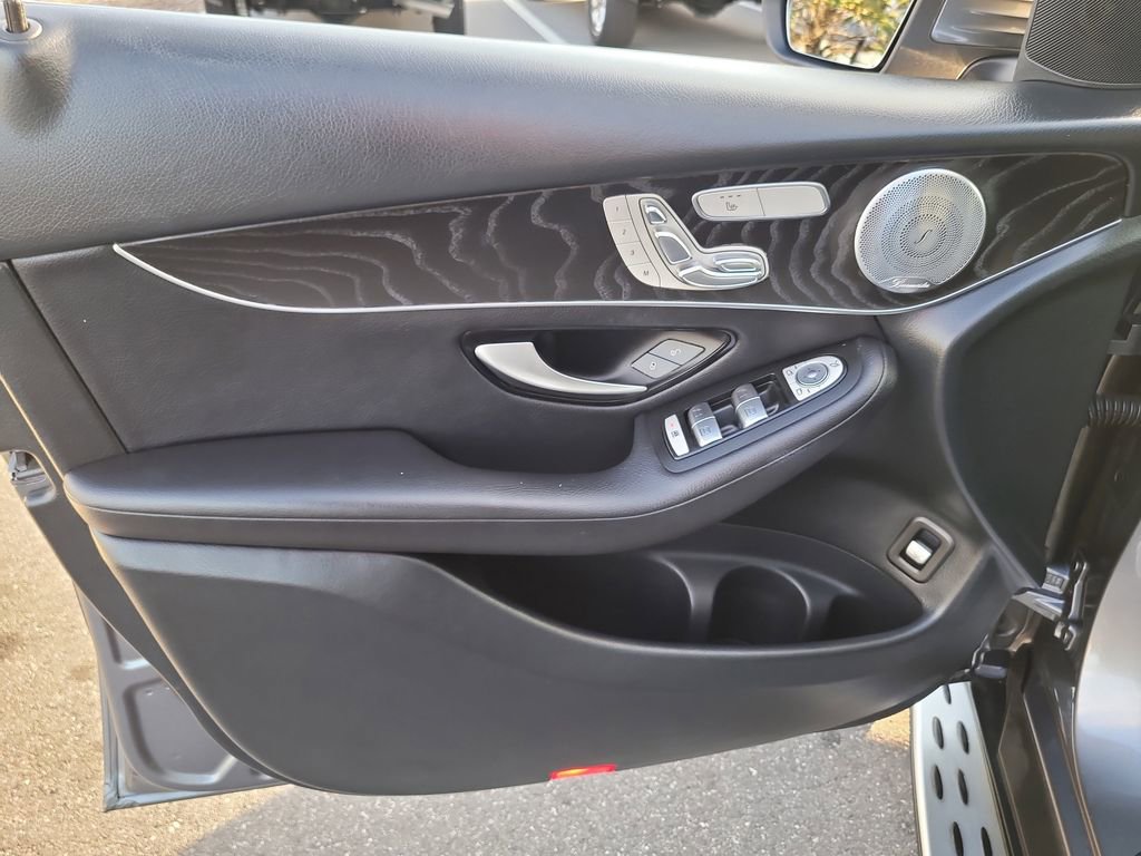 Used 2017 Mercedes-Benz GLC 300 4MATIC Coupe image 13