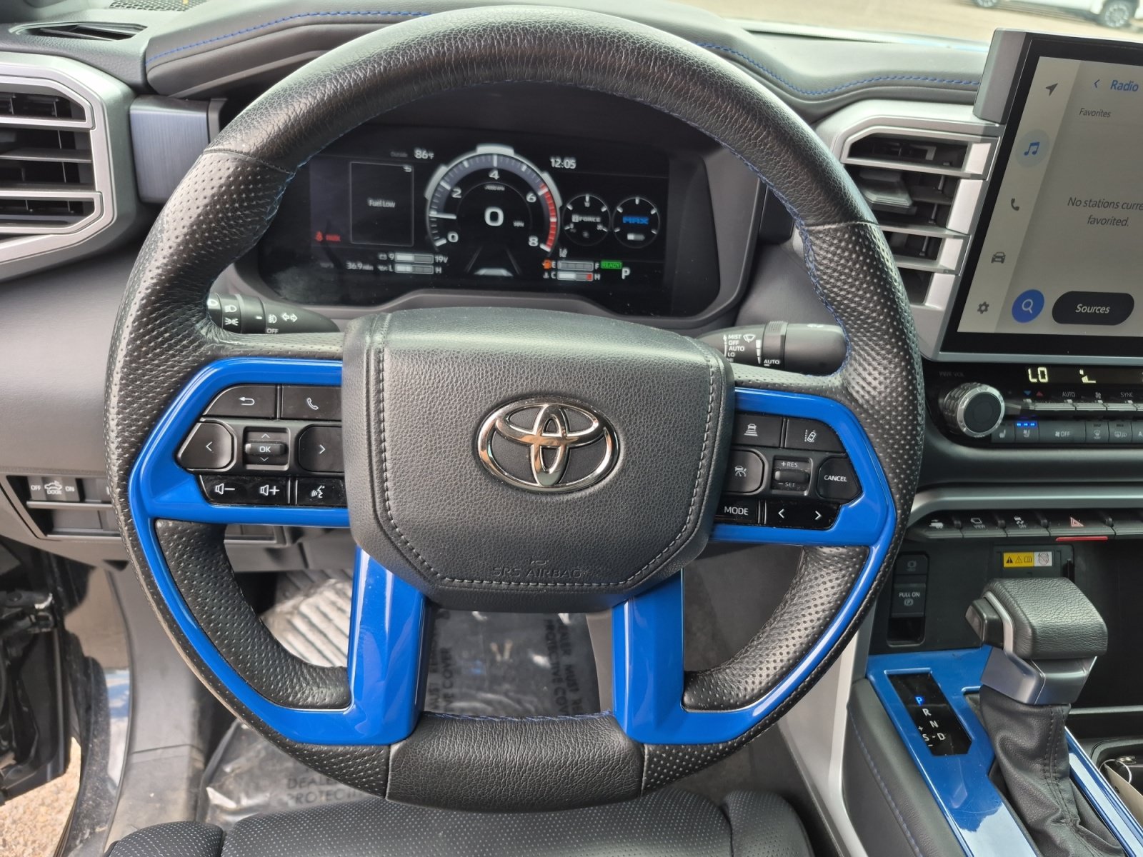 Used 2023 Toyota Tundra Platinum AWD/4WD image 9