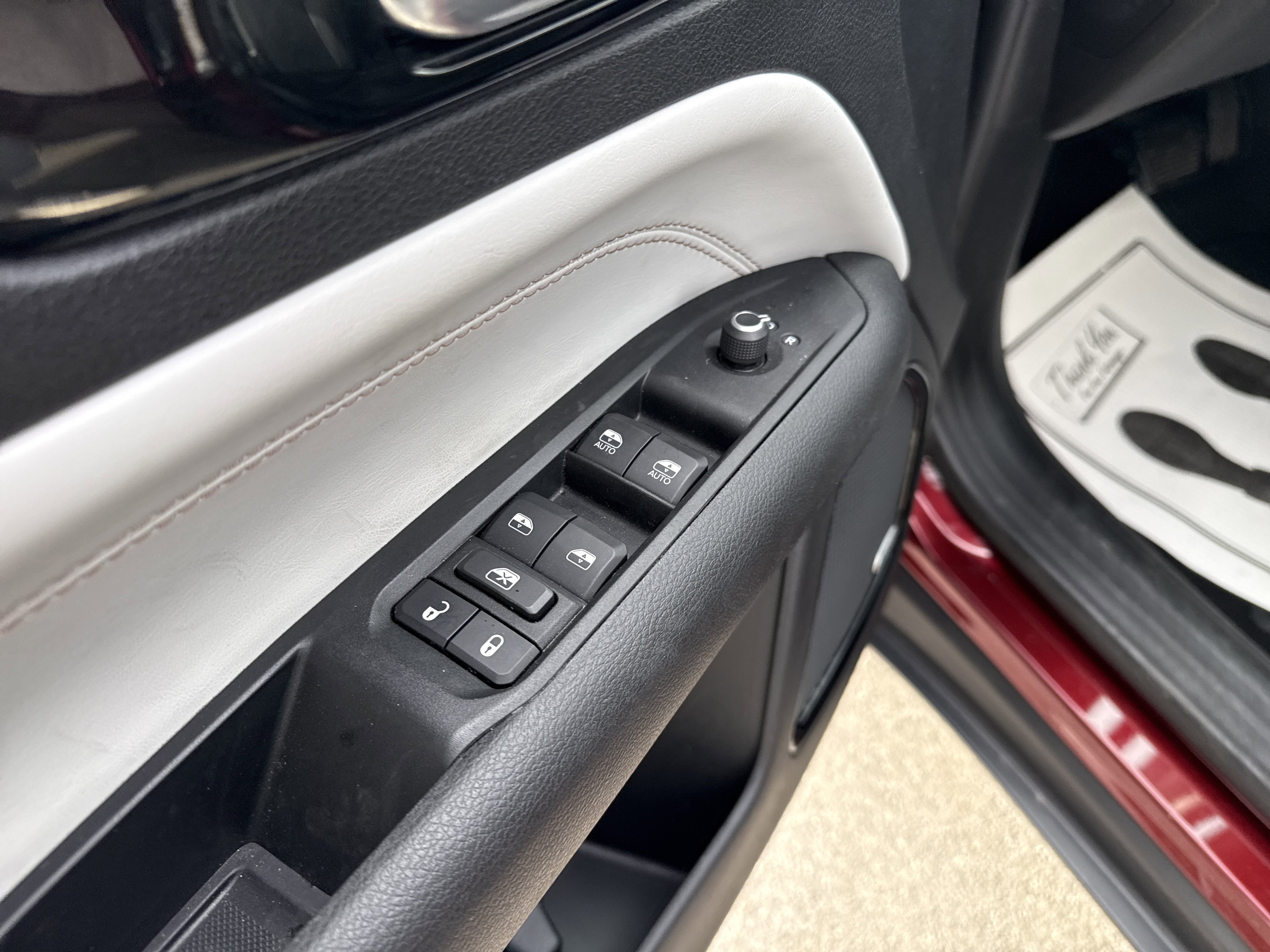 Used 2022 Jeep Compass Limited w/ Sun and Sound Group image 16