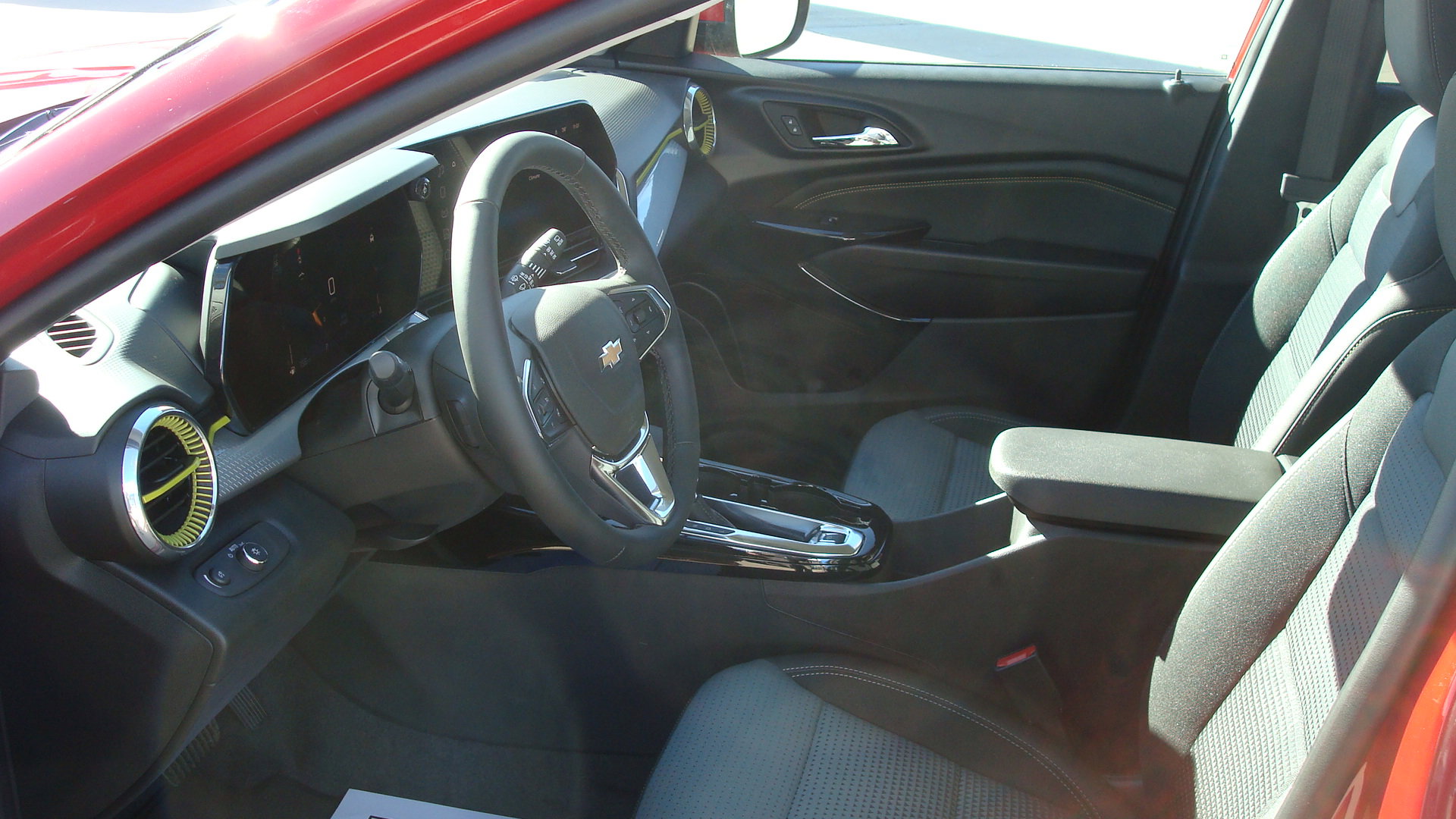 New 2026 Chevrolet Trax LT w/ Driver Confidence Package image 8
