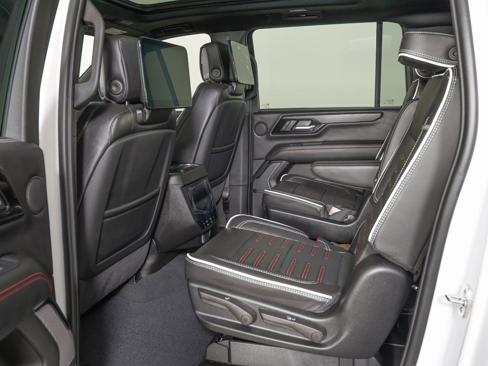 Used 2026 GMC Yukon XL AT4 Ultimate image 16