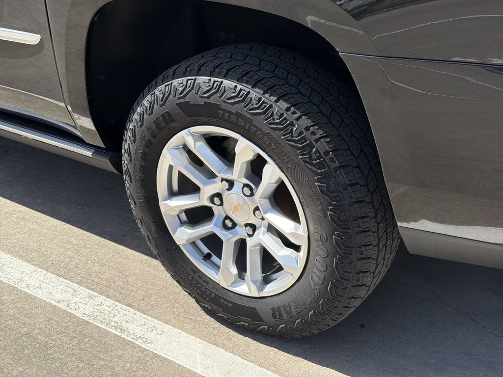 Used 2017 Cadillac Escalade ESV Platinum AWD/4WD image 5