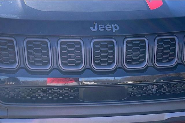 Used 2024 Jeep Compass Trailhawk image 30