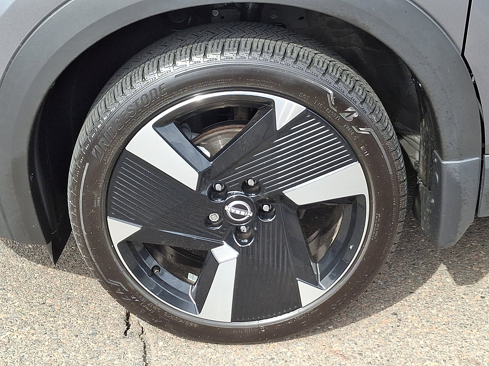 Used 2025 Nissan Kicks SR AWD/4WD image 8