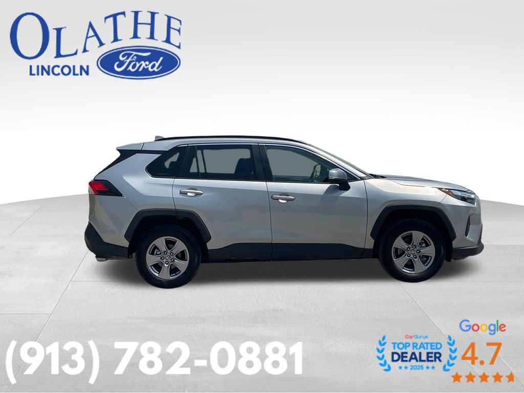 Used 2025 Toyota RAV4 XLE AWD/4WD image 7