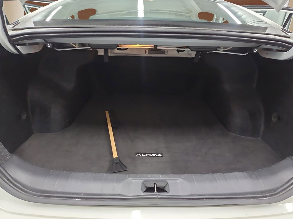 Used 2025 Nissan Altima 2.5 SV FWD image 16