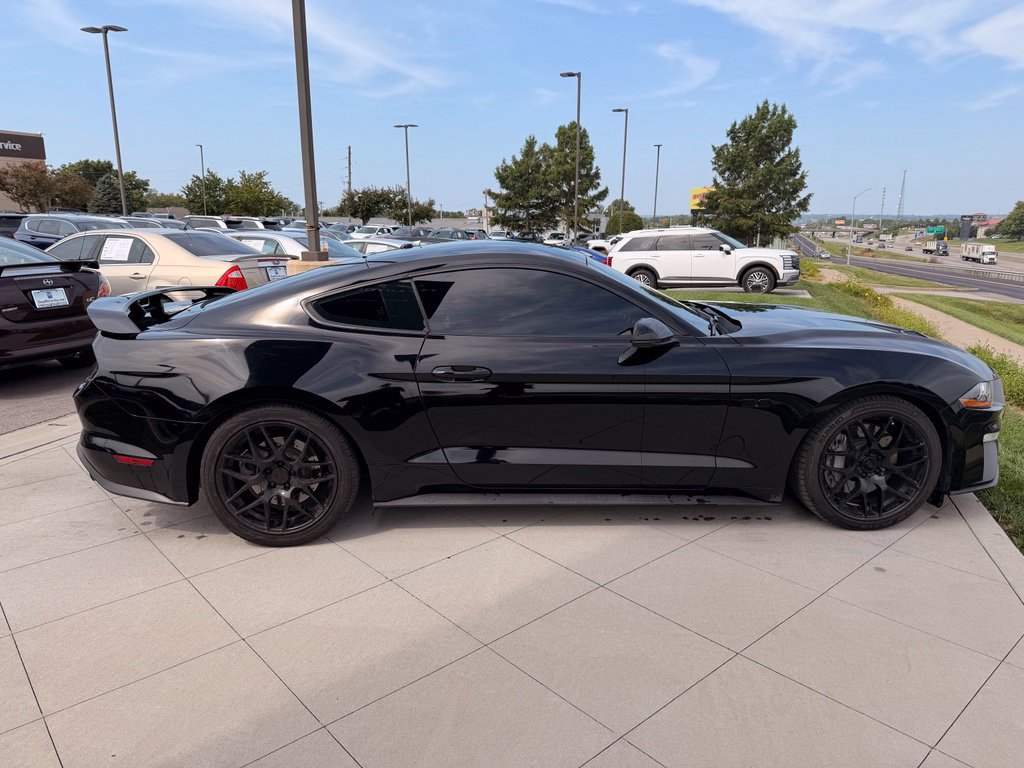 Used 2018 Ford Mustang GT Premium RWD image 9