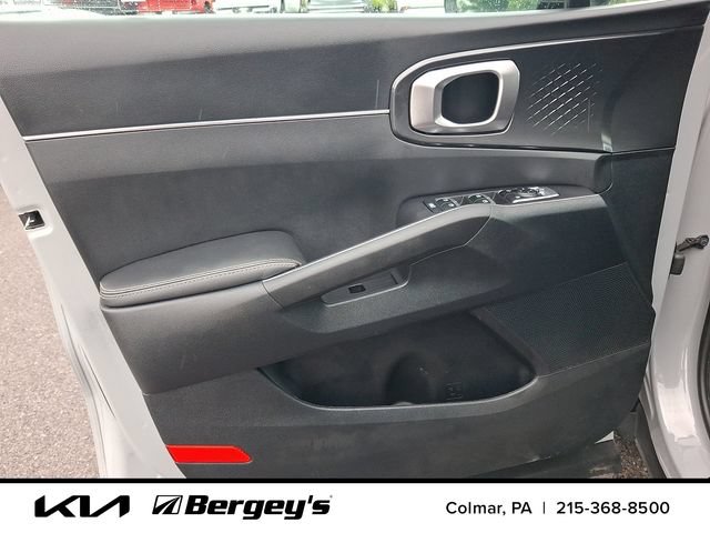 Certified 2025 Kia Sorento S w/ Panoramic Sunroof Package AWD/4WD image 15