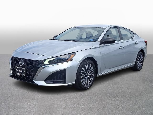 Used 2024 Nissan Altima 2.5 SV