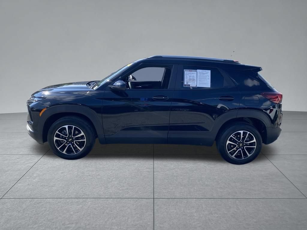Used 2025 Chevrolet TrailBlazer LT AWD/4WD image 4