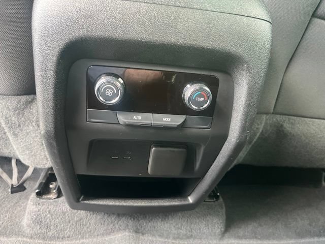 Used 2024 Chevrolet Traverse LT AWD/4WD image 15