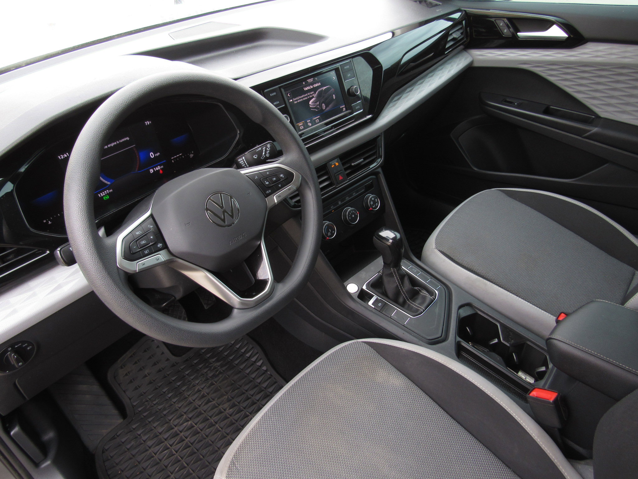 Used 2022 Volkswagen Taos S image 15