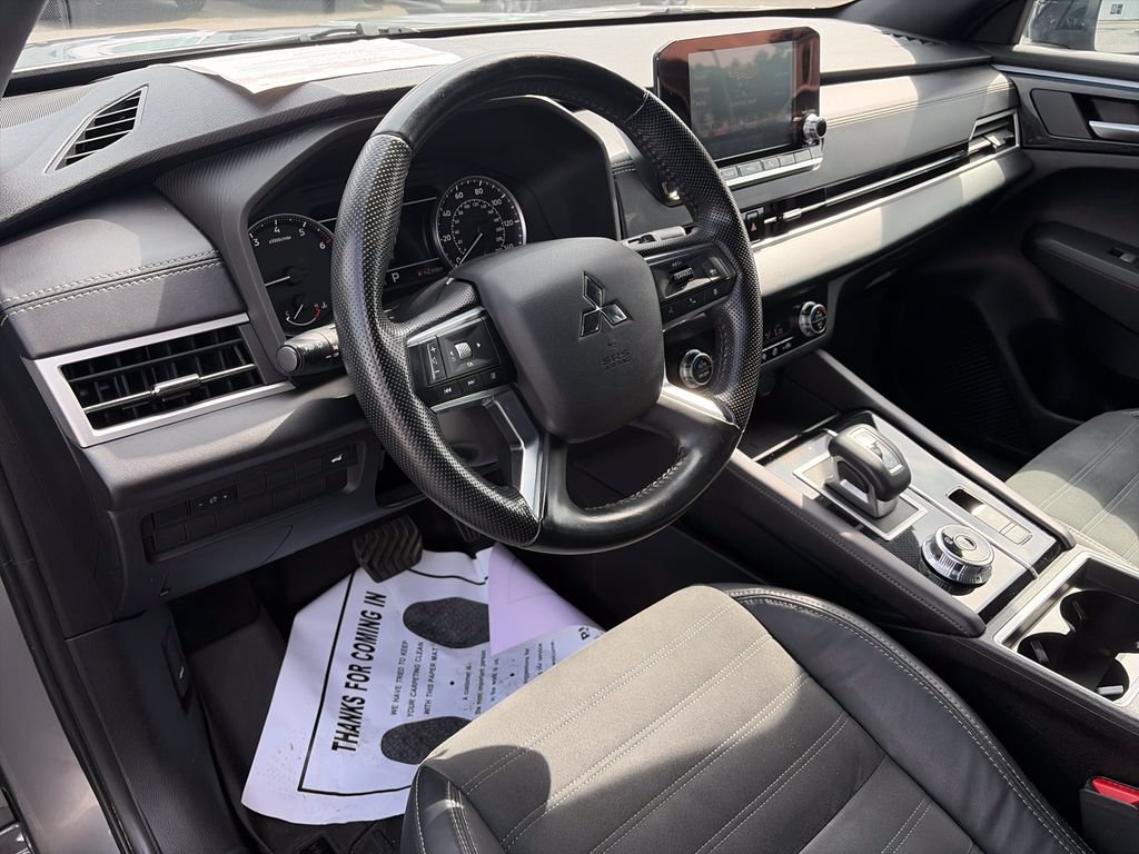 Used 2022 Mitsubishi Outlander SEL Black Edition FWD image 11