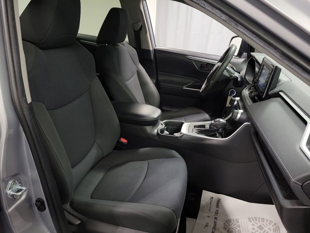 Used 2021 Toyota RAV4 LE image 25