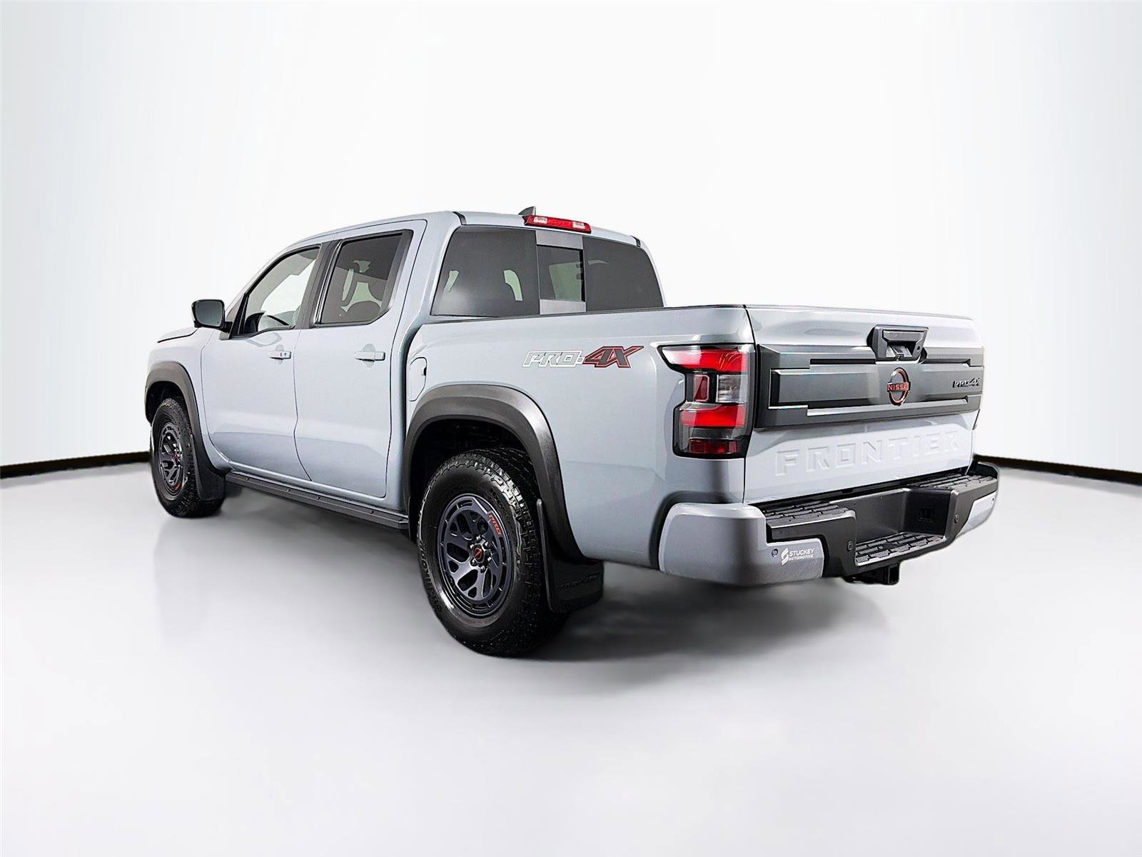Used 2025 Nissan Frontier PRO-4X w/ Pro Convenience Package image 5