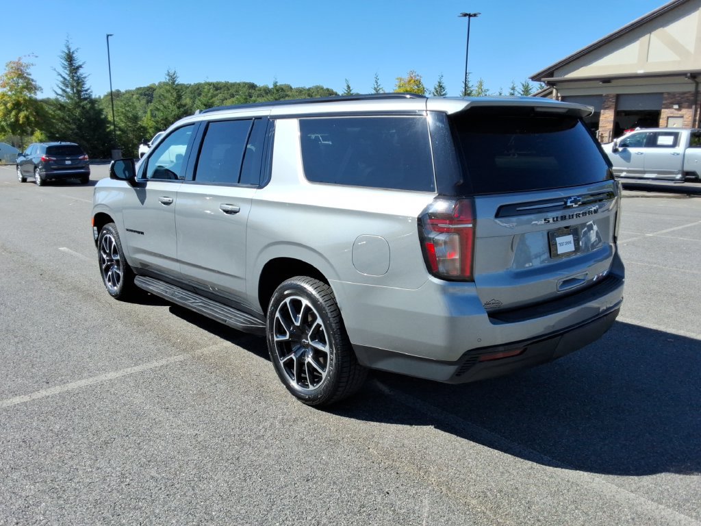Certified 2024 Chevrolet Suburban RST w/ Luxury Package RWD image 7