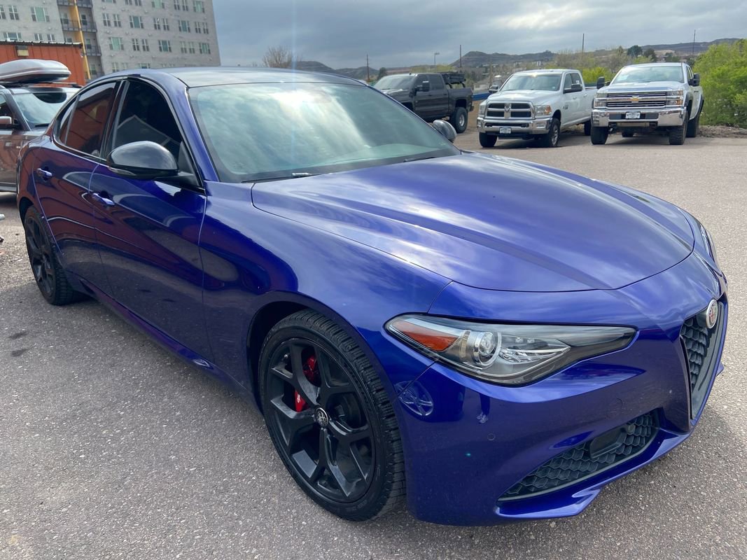 Used 2020 Alfa Romeo Giulia AWD w/ Nero Edizione image 3