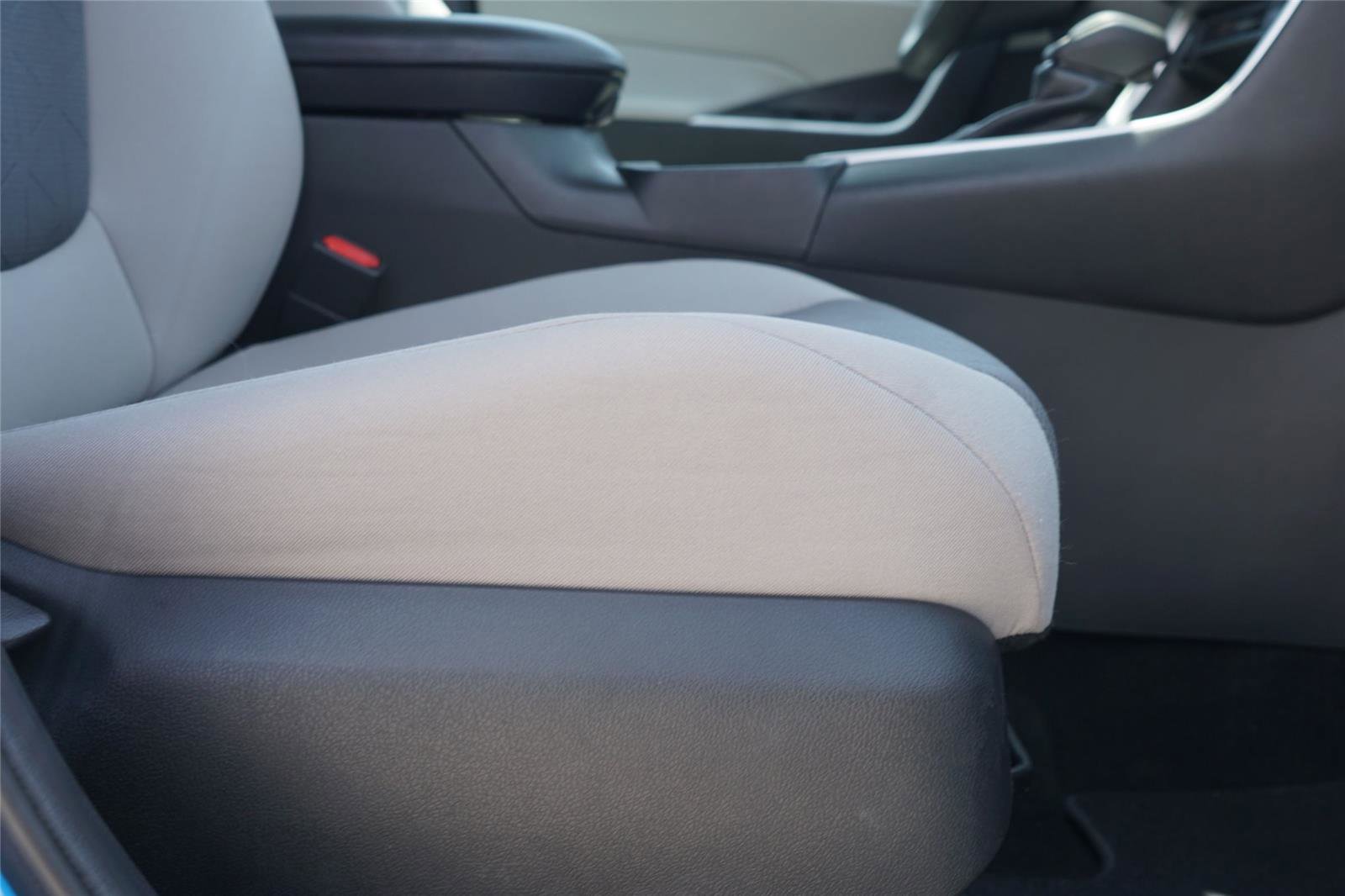 Used 2020 Toyota RAV4 XLE FWD image 29