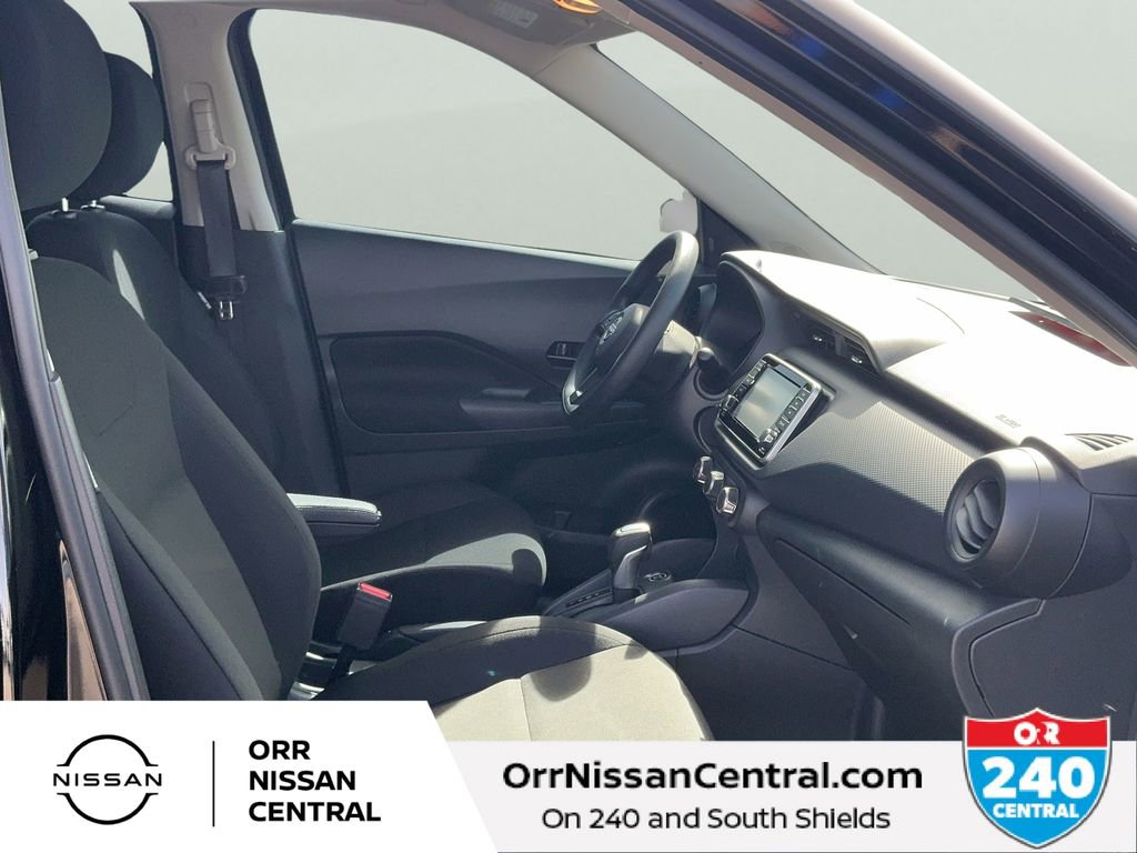 Used 2024 Nissan Kicks S image 11