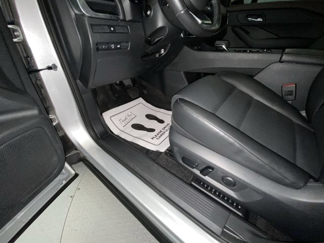 Used 2023 Nissan Rogue SV w/ SV Premium B Package AWD/4WD image 12