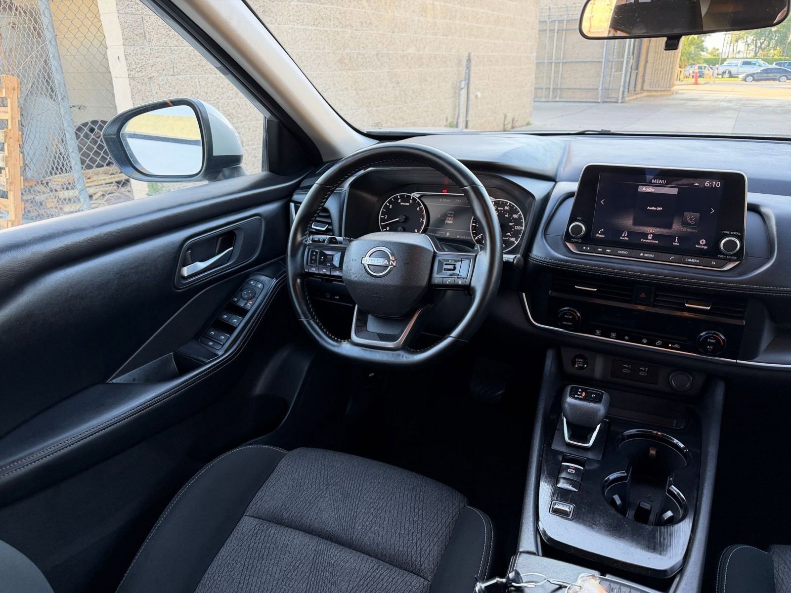 Used 2025 Nissan Rogue SV FWD image 36