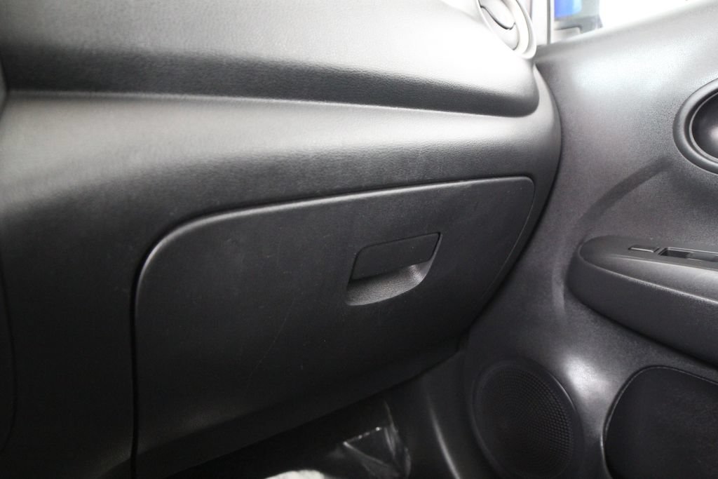 Used 2013 Nissan Versa SV w/ Convenience Pkg FWD image 37