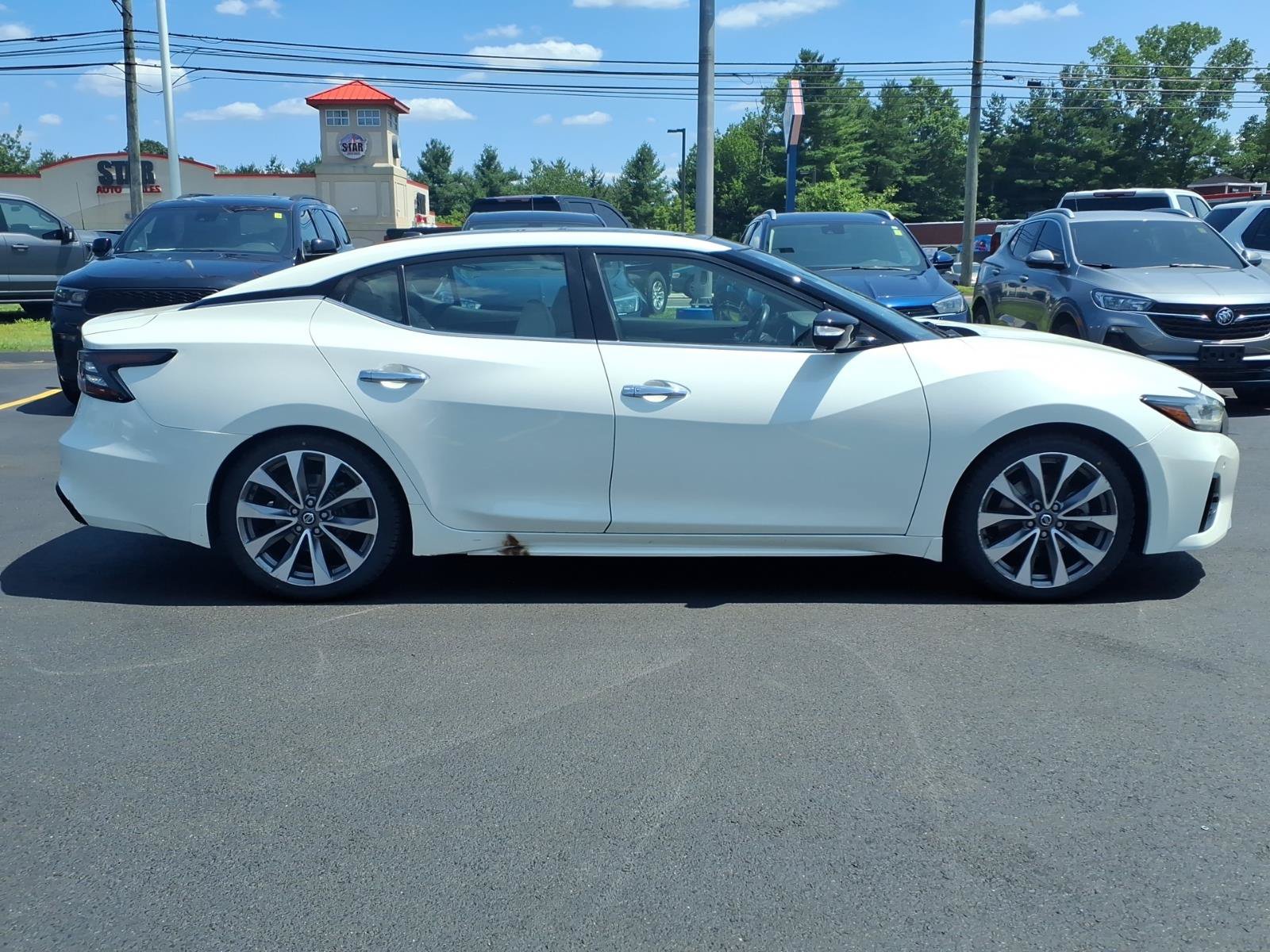 Used 2021 Nissan Maxima Platinum w/ Sport Mat Group FWD image 4