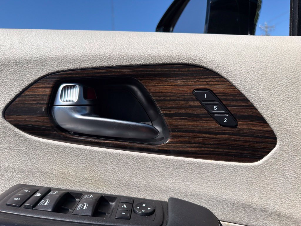 Used 2023 Chrysler Pacifica Limited FWD image 17