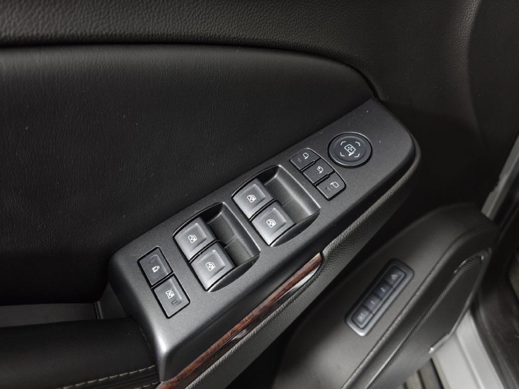 Used 2015 GMC Yukon SLT w/ Open Road Package AWD/4WD image 24